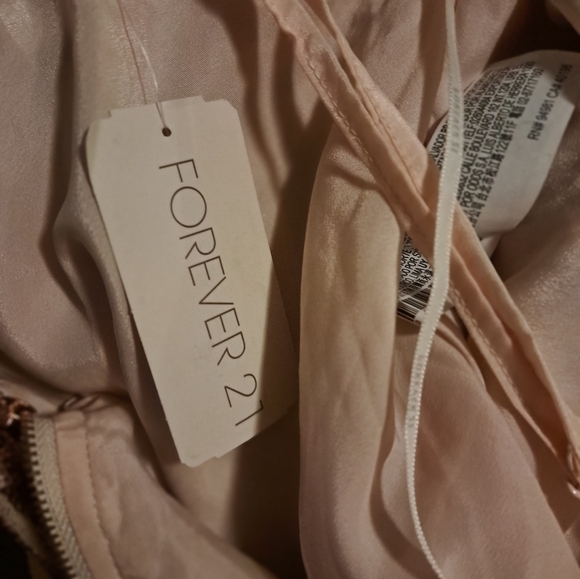 Forever 21 sequin NWT tank top size medium - Picture 7 of 7